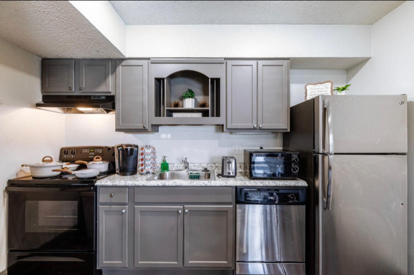 The Cozy Clouds Resort At Nrg Houston Bagian luar foto