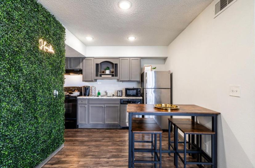 The Cozy Clouds Resort At Nrg Houston Bagian luar foto