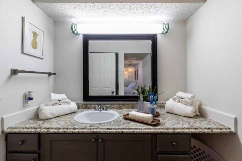 The Cozy Clouds Resort At Nrg Houston Bagian luar foto